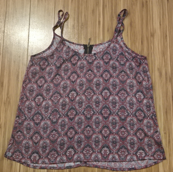 NWOT Maurcies Patterned Sleeveless Top - Picture 5 of 7